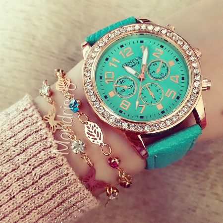 Geneva turquoise blue watch with pebbles and leather strap ECO with two bracelets