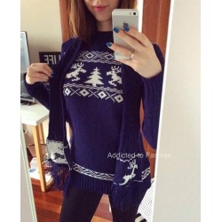 Blue ladies' pullover with reeds and scarves