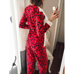 The red ladies pajama pocket with hearts composed of long pants + blouse