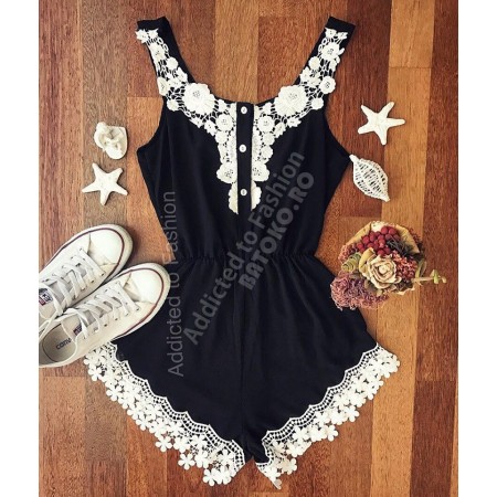 Black short overalls of lace and veil